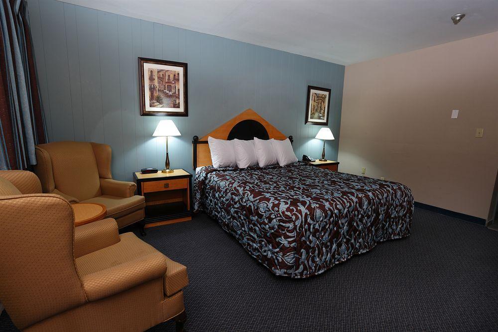 Belmont Inn Sudbury Esterno foto