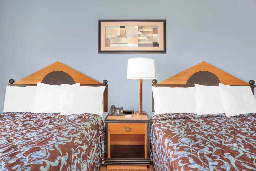 Belmont Inn Sudbury Esterno foto